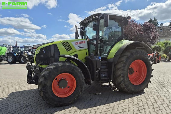 Claas Axion 810 Tractor €47,900