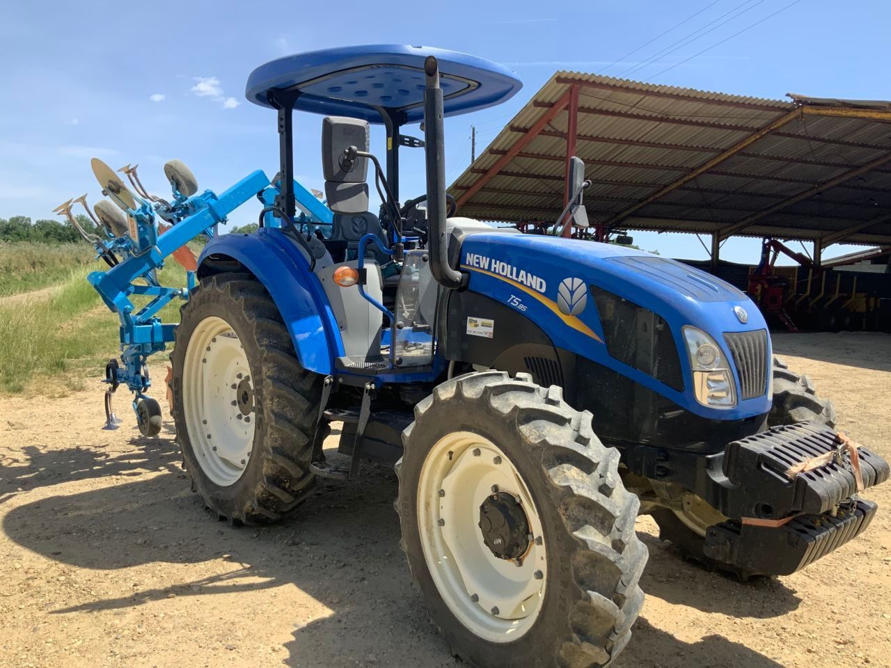 New Holland T5.85 Tractor €31,500