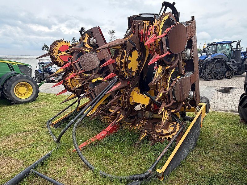 New Holland 490 fie Header €16,999