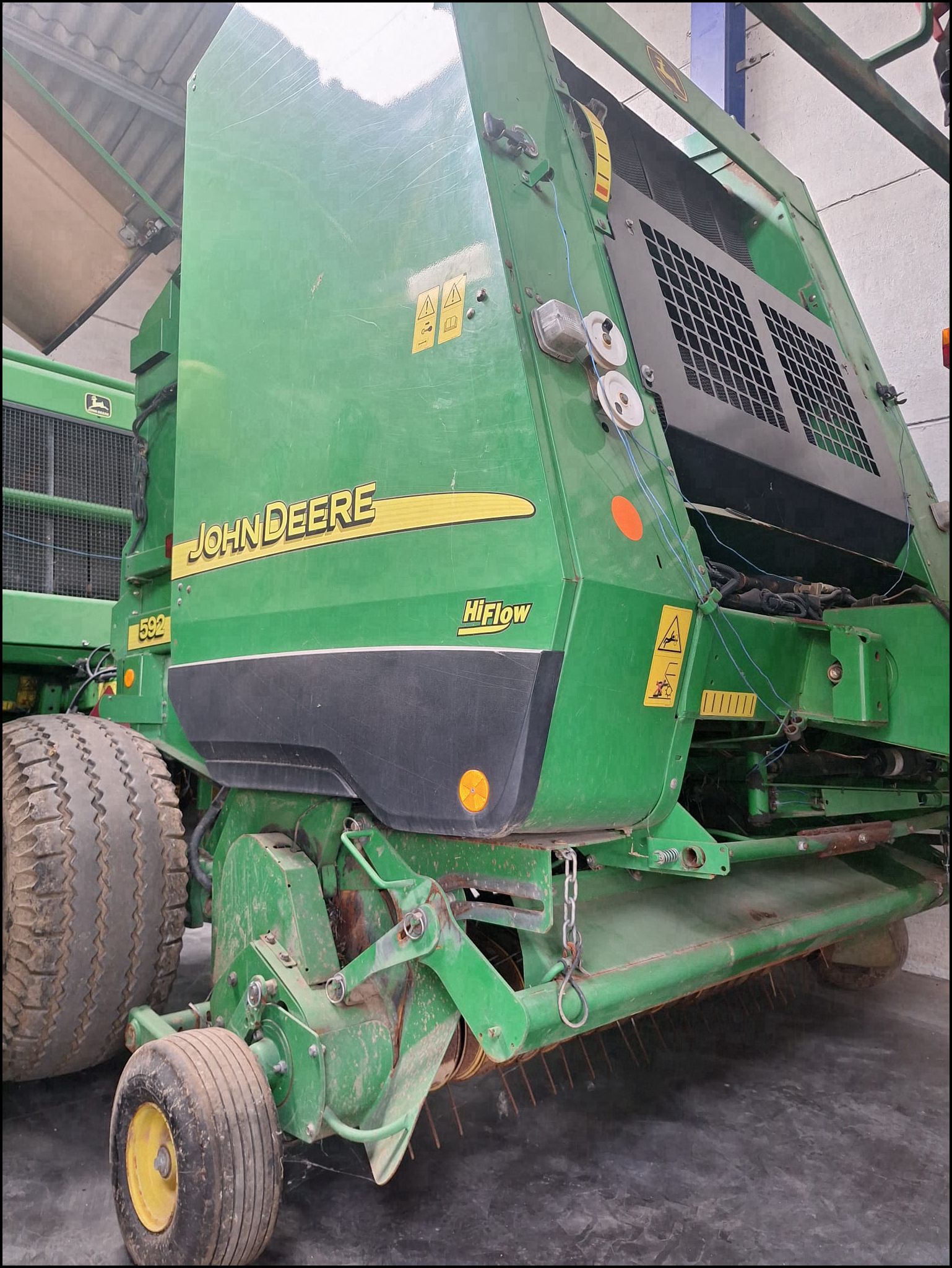 John Deere 592 Πρέσσα 9.000 €