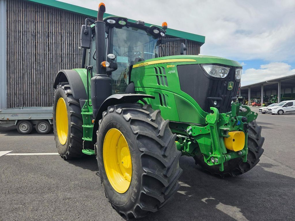 John Deere 6195 M Tractor €116,000