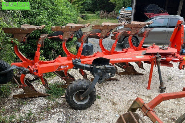 Kuhn vari-master 152 nsh - varilarge - roue de transport Plough €12,000