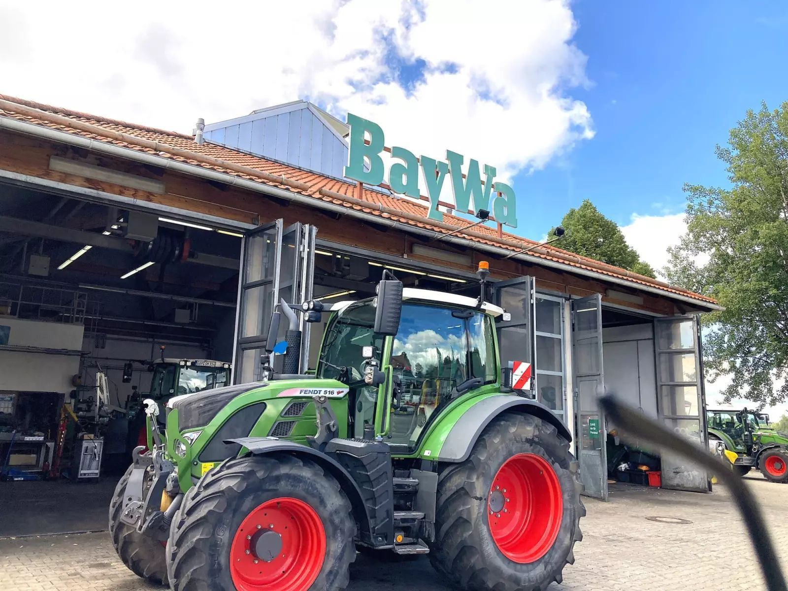 Fendt 516 Vario Profi Tractor €83,613