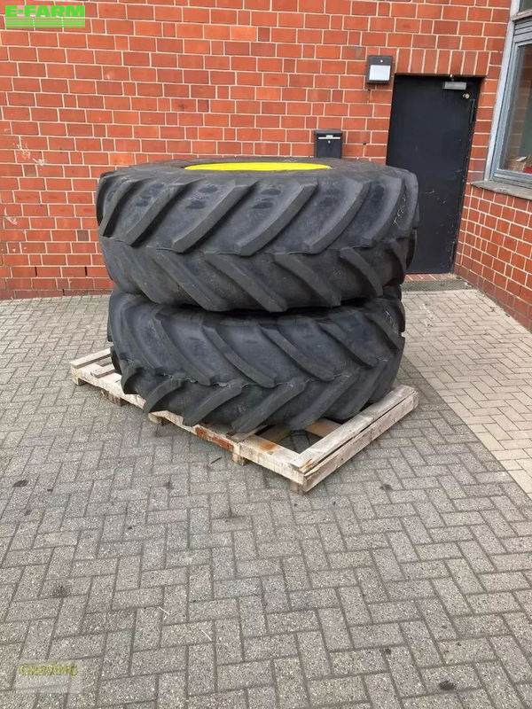 MICHELIN 680/85r32 Wheel and track €5,000