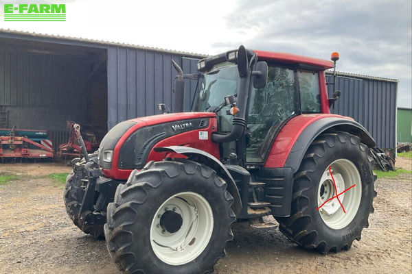 Valtra N 142 Tractor €29,500