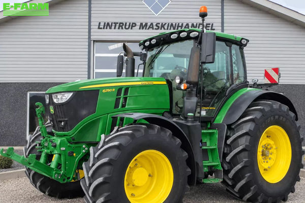 John Deere 6250 R Tractor €102,974