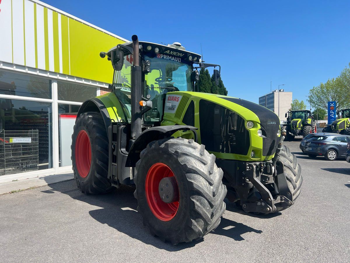 Claas Axion 920 Tractor €85,000