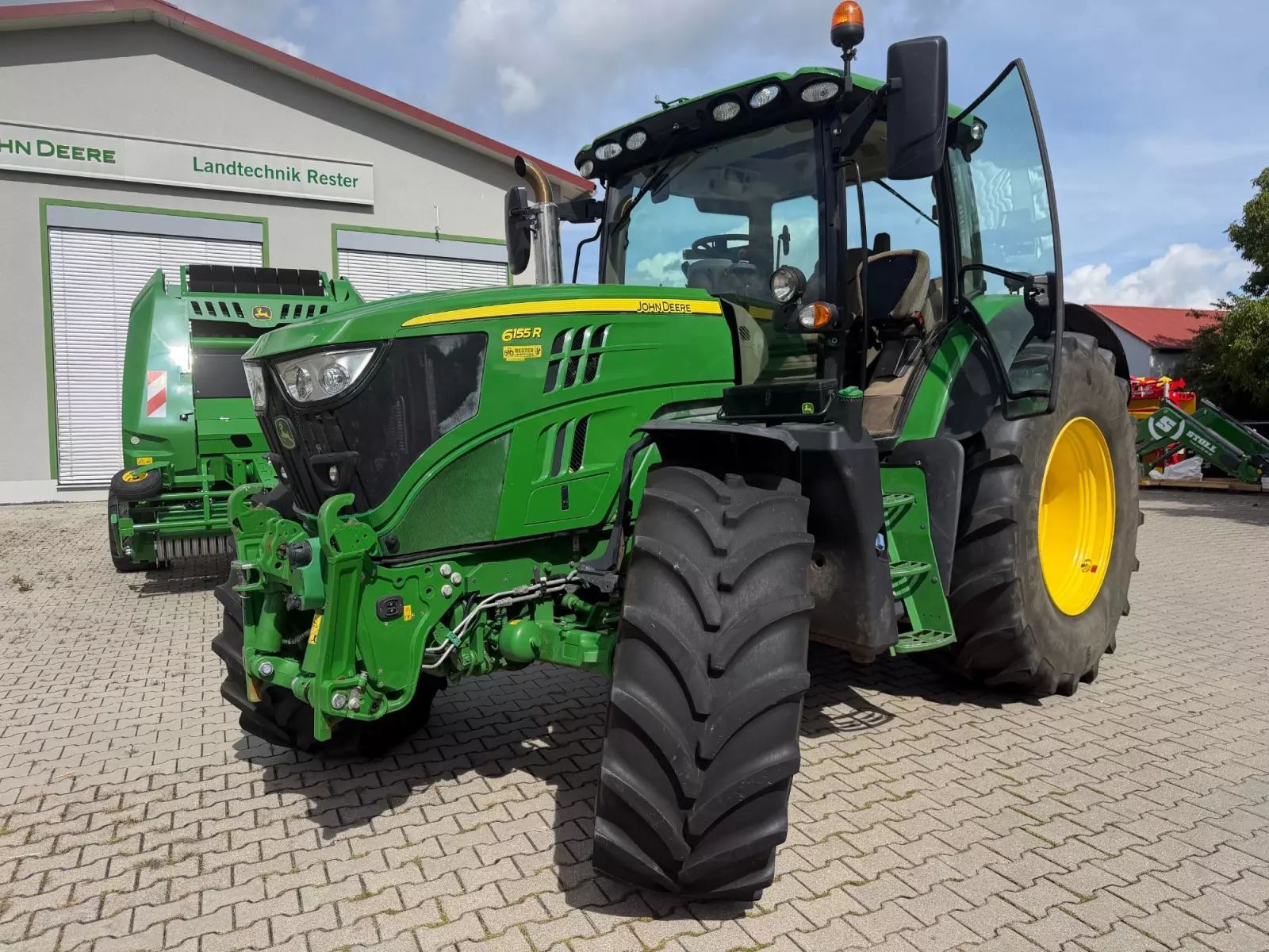 John Deere 6155 R Tractor €97,500