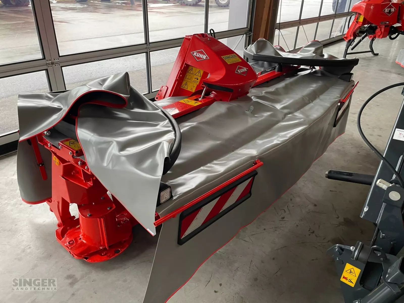 Kuhn GMD 3121 F-FF Mower €11,681