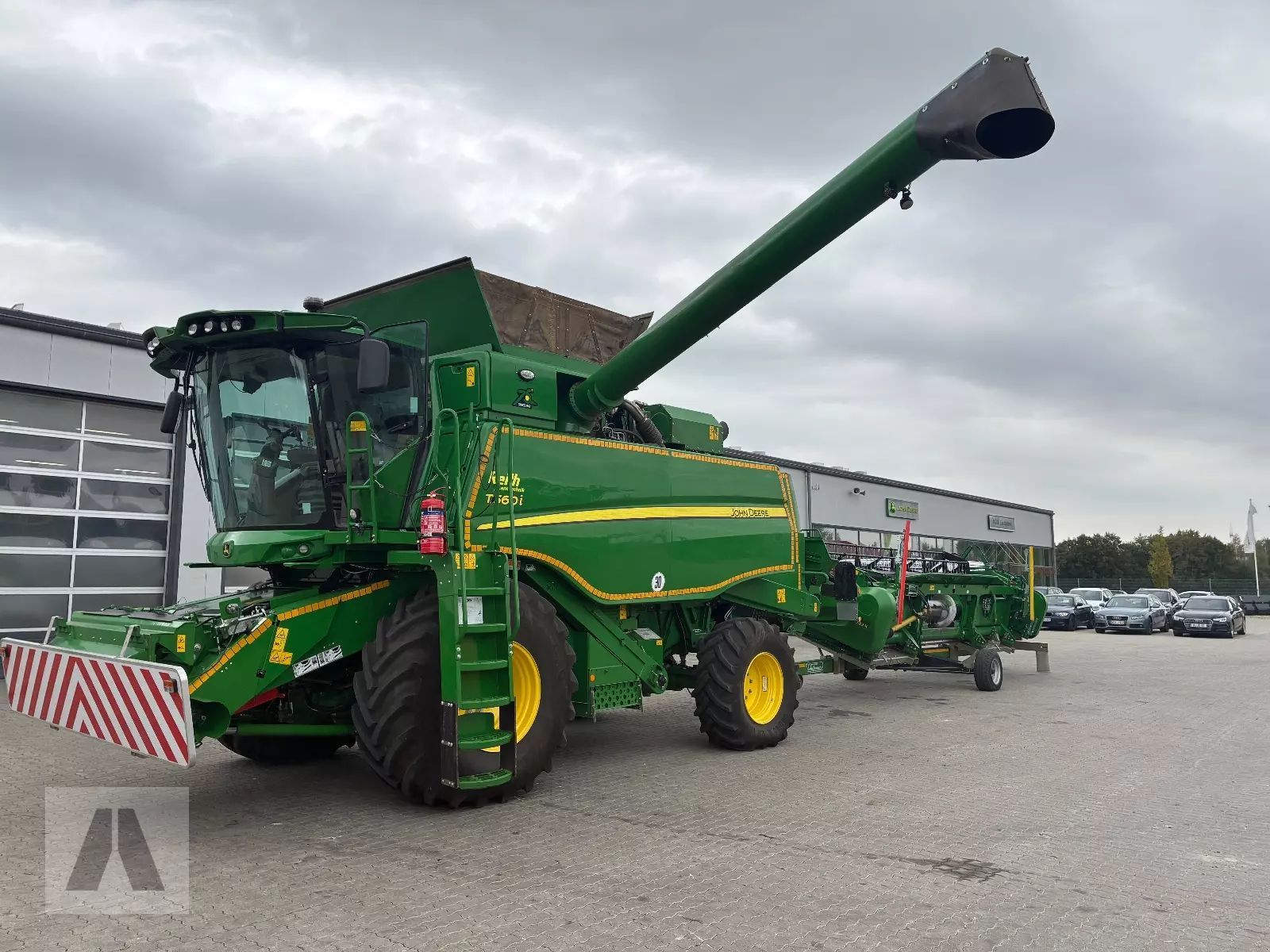John Deere T 560i Combine harvester €205,000