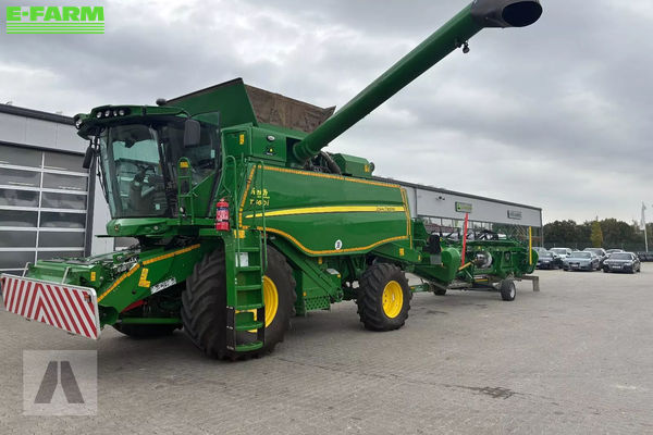 John Deere T 560i Combine harvester €205,000