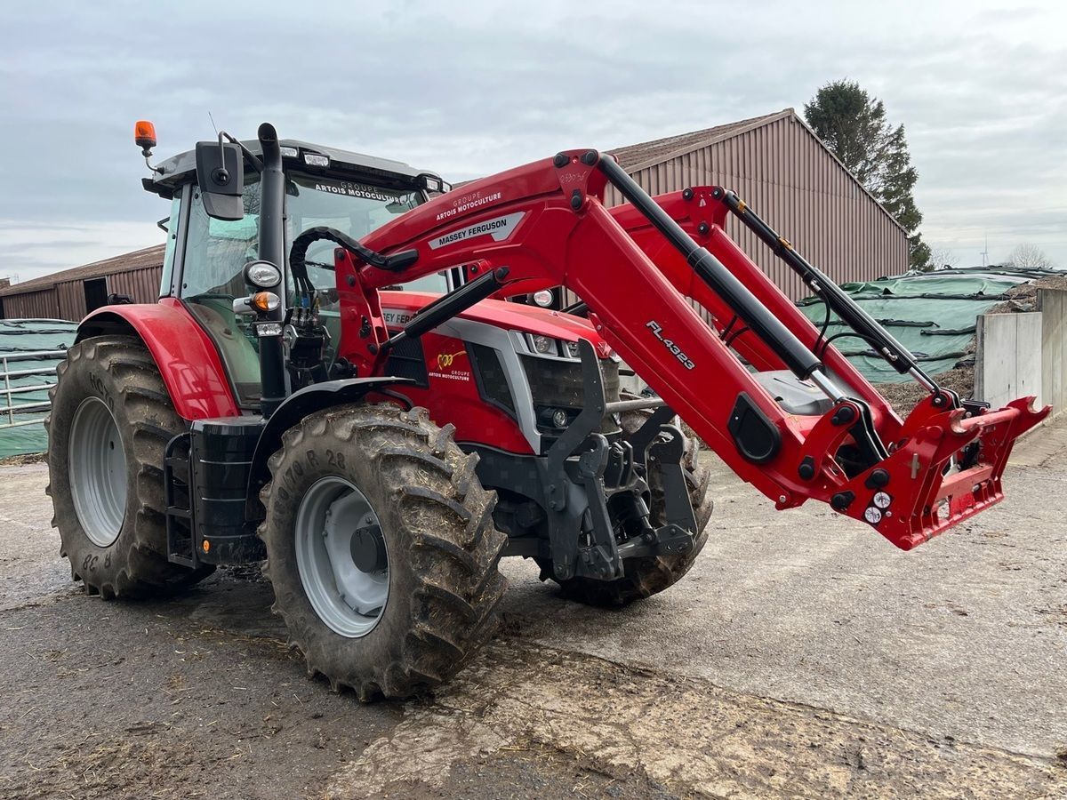 Massey Ferguson 6S.135 Tractor €120,000