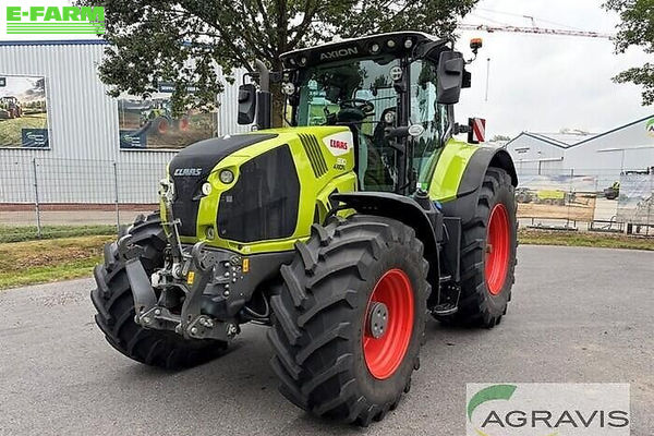 Claas Axion 830 CMATIC Tractor €149,900