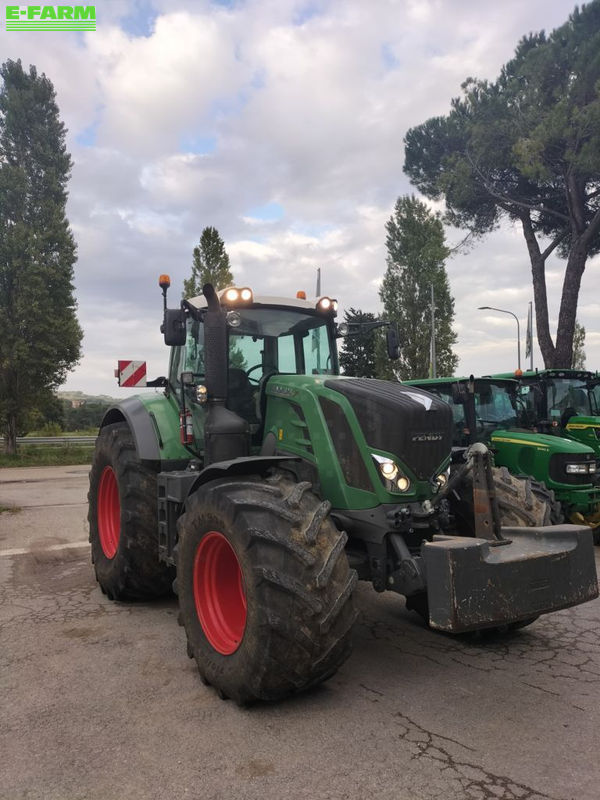 Fendt 826 Vario Tractor