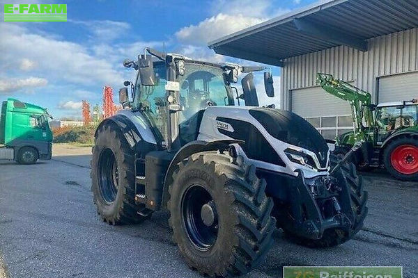 Valtra Q 265 Tractor €171,900