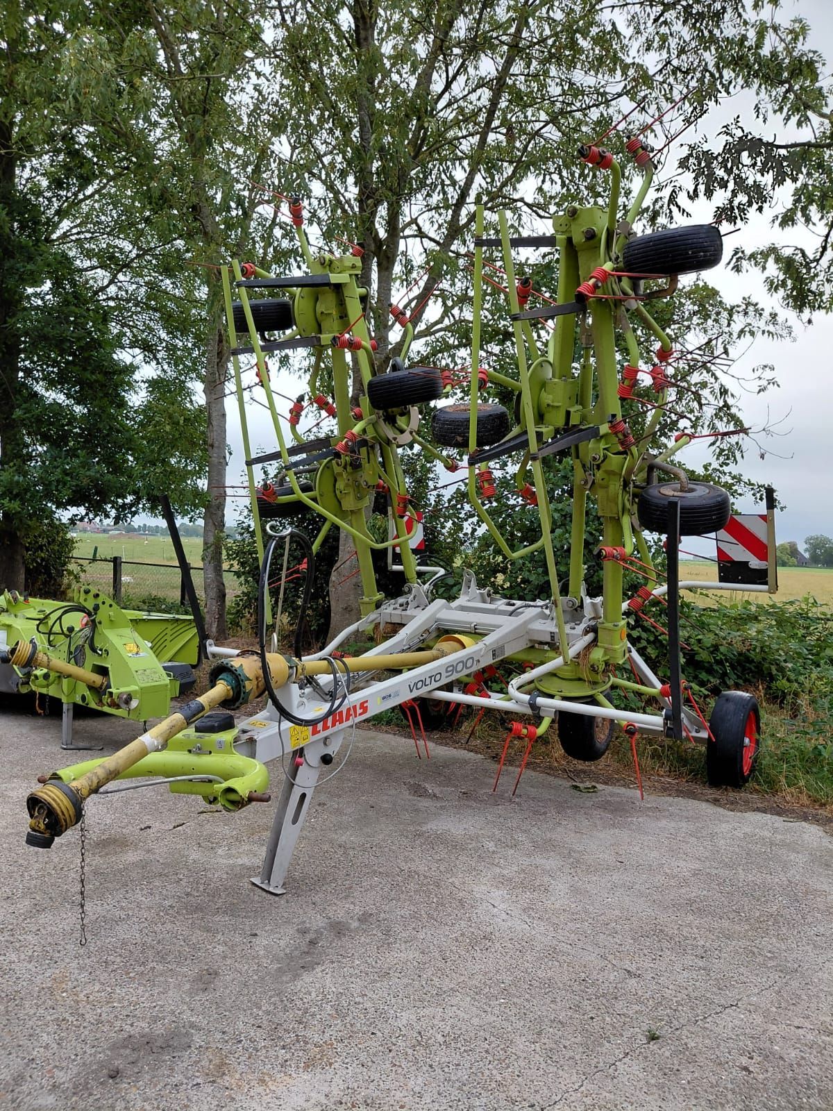 Claas Volto 900 T Tedder €13,750