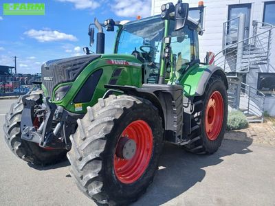 E-FARM: Fendt 720 Vario - Tractor - id UQU1VHA - 107.000 EUR - Anul: 2022 - Ore motor: 4.781,Franța