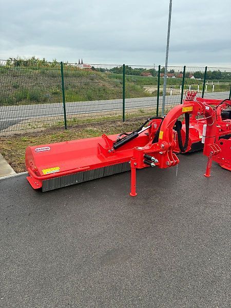Maschio Giraffa XXL SE 260 Topper €11,000