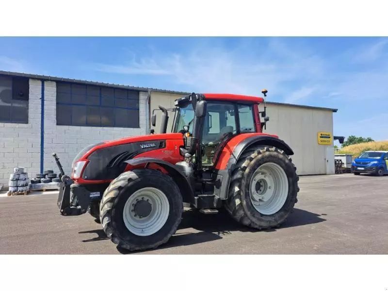 Valtra T 183 Tractor €50,000