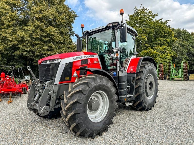 Massey Ferguson 8S.265 Tractor €177,408