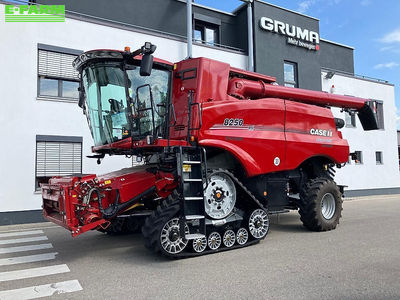 E-FARM: Case IH Axial-Flow 8250 - Combine harvester - id TWFZAP1 - €399,000 - Year of construction: 2023 - Engine hours: 150,Engine power (HP): 571,Germany