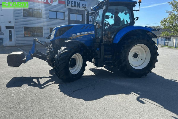 New Holland T7.210 Tractor €75,000