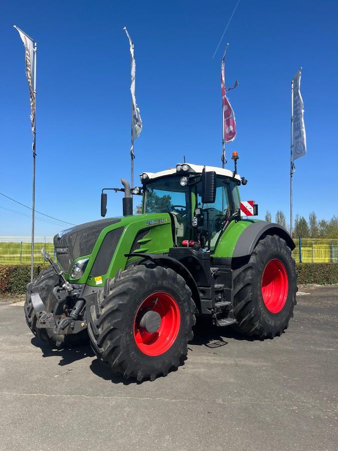 Fendt 828 Vario Profi Plus Tractor €143,000