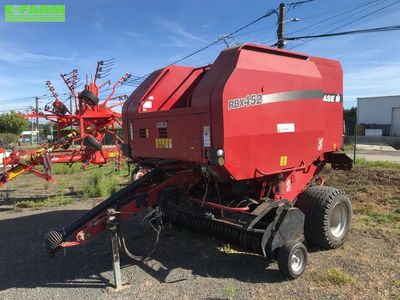 E-FARM: Case IH rbx 452 - Ballepresser - id HDWQQSF - 8900 € - Produktionsår: 2004 - Samlet antal producerede baller: 19.500,Frankrig