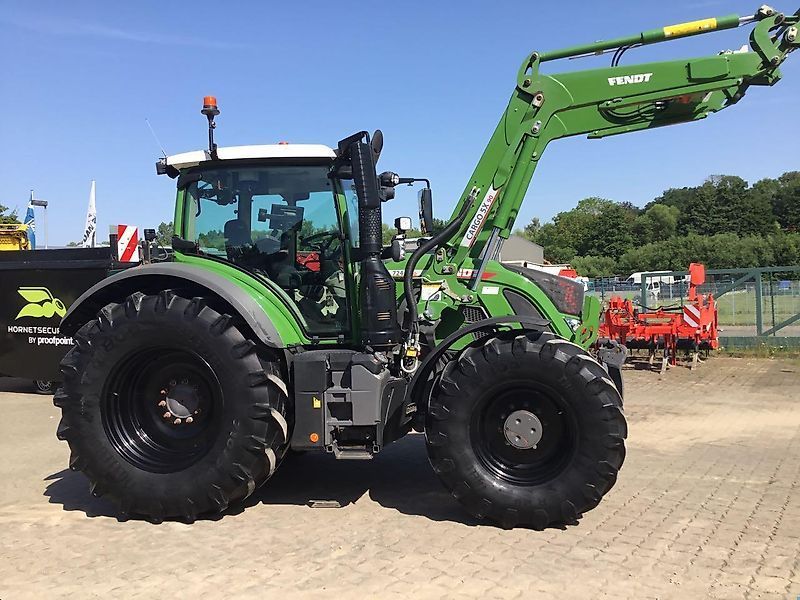 Fendt 724 Vario Profi Plus Tractor €152,000