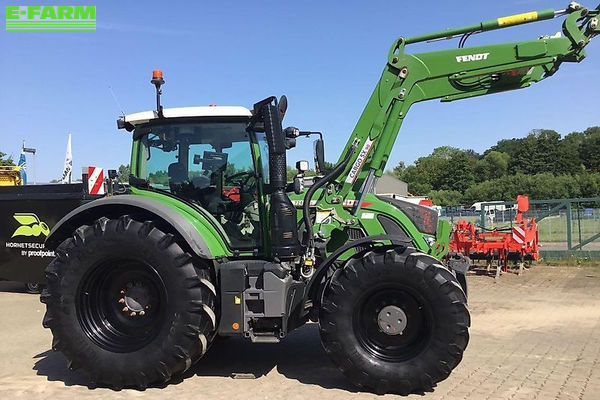 Fendt 724 Vario Profi Plus Tractor €152,000