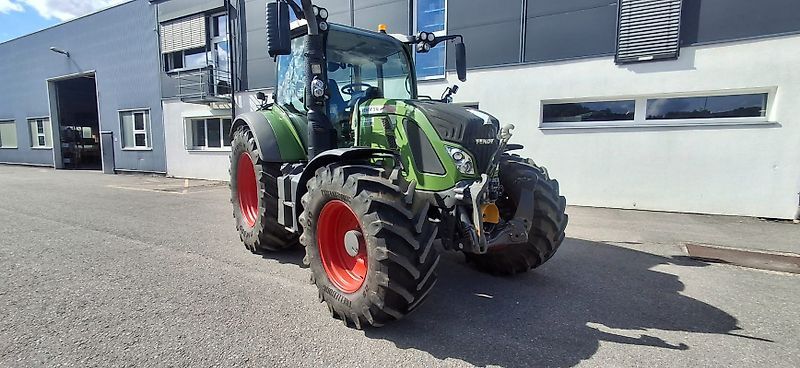 Fendt 516 Vario Tractor 99.000 €