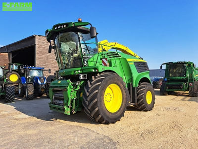 E-FARM: John Deere 9700 - Selvkørende grønthøster - id SWCDHER - 195.000 € - Produktionsår: 2019 - Motortimer: 3.297,Motoreffekt (HP): 759,Frankrig
