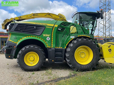E-FARM: John Deere 9800 - Self propelled forage harvester - id UKLVVKY - €415,000 - Year of construction: 2021 - Engine hours: 550,Engine power (HP): 870,Germany