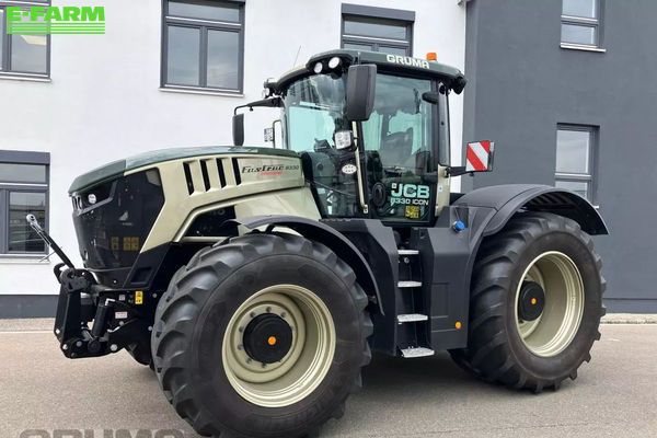 JCB Fastrac 8330 iCON Tractor €198,900
