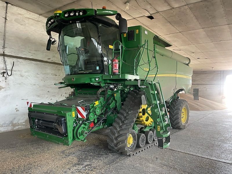 John Deere S 780 Combine harvester €359,000
