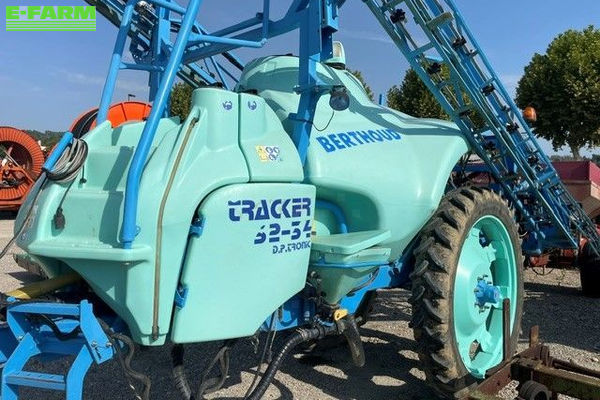 Berthoud tracker 32-34 Pulvérisateur 9 500 €