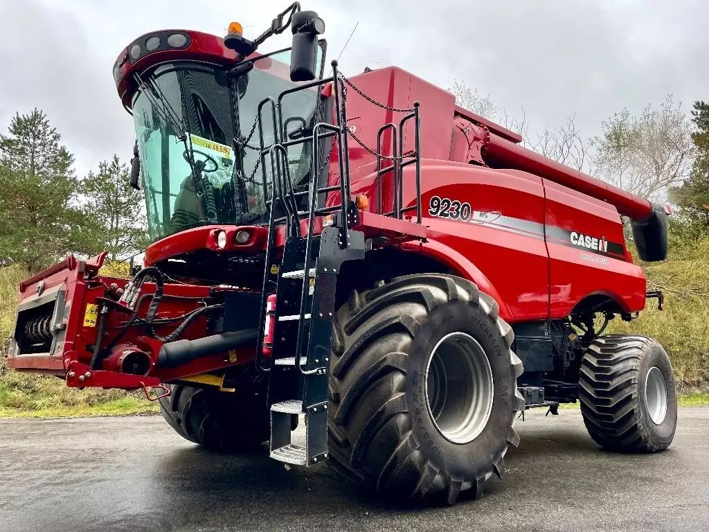 Case IH Axial-Flow 9230 Combine harvester €146,884