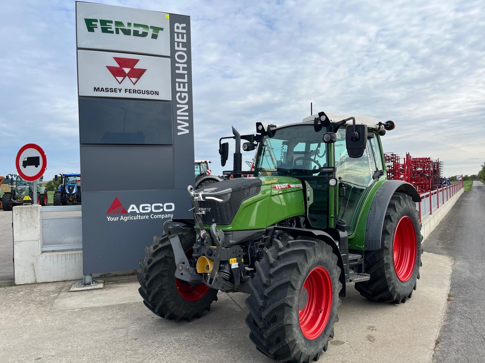 Fendt 211 Vario Tractor 115.000 EUR