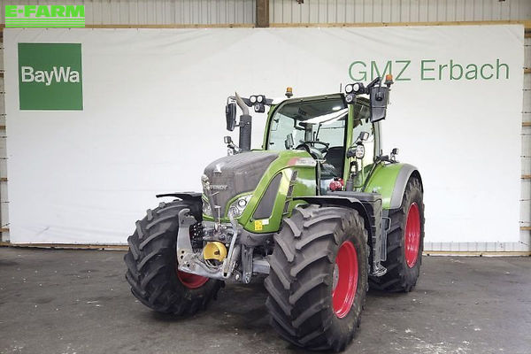 Fendt 724 Vario Profi Plus Tractor €142,500