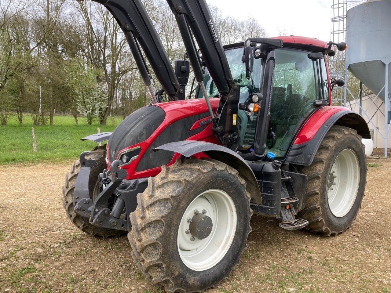 Valtra N 135 H Traktor 84.000 €