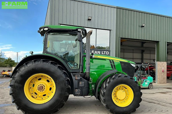 John Deere 7250 R Tractor €53,678