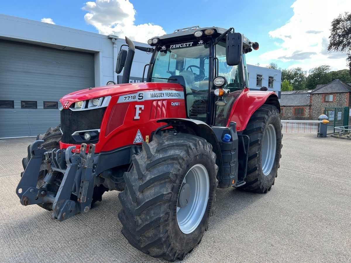 Massey Ferguson 7718 S Tractor €84,342