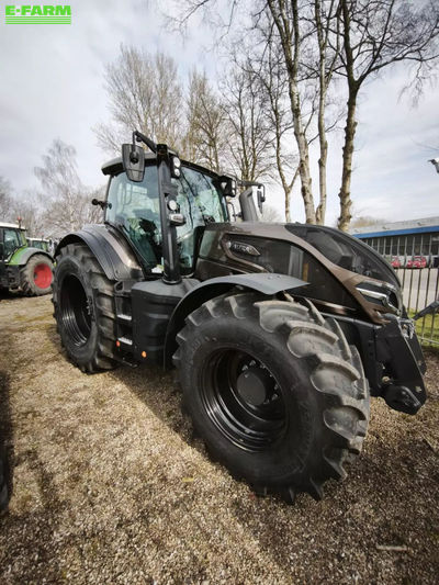 E-FARM: Valtra Q 265 - Tractor - id YNICSCF - €174,900 - Year of construction: 2024 - Engine hours: 152,Engine power (HP): 261,Germany
