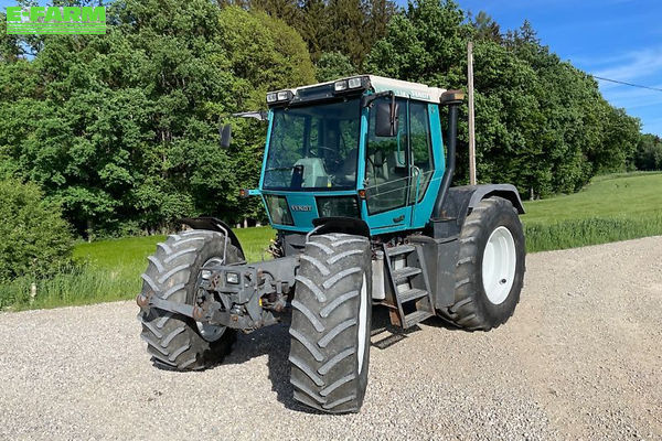 Fendt Xylon 520 Tractor €48,000
