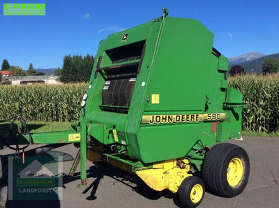 E-FARM: John Deere 580 - Presă de balotat - id Y6BCZGH - 6.250 EUR - Anul: 1995 - Austria