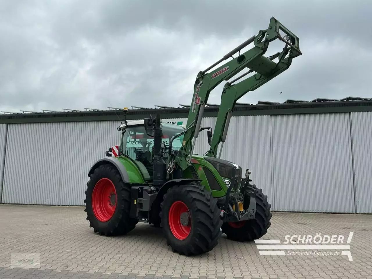Fendt 718 Vario Power Plus Trattore 99.885 €