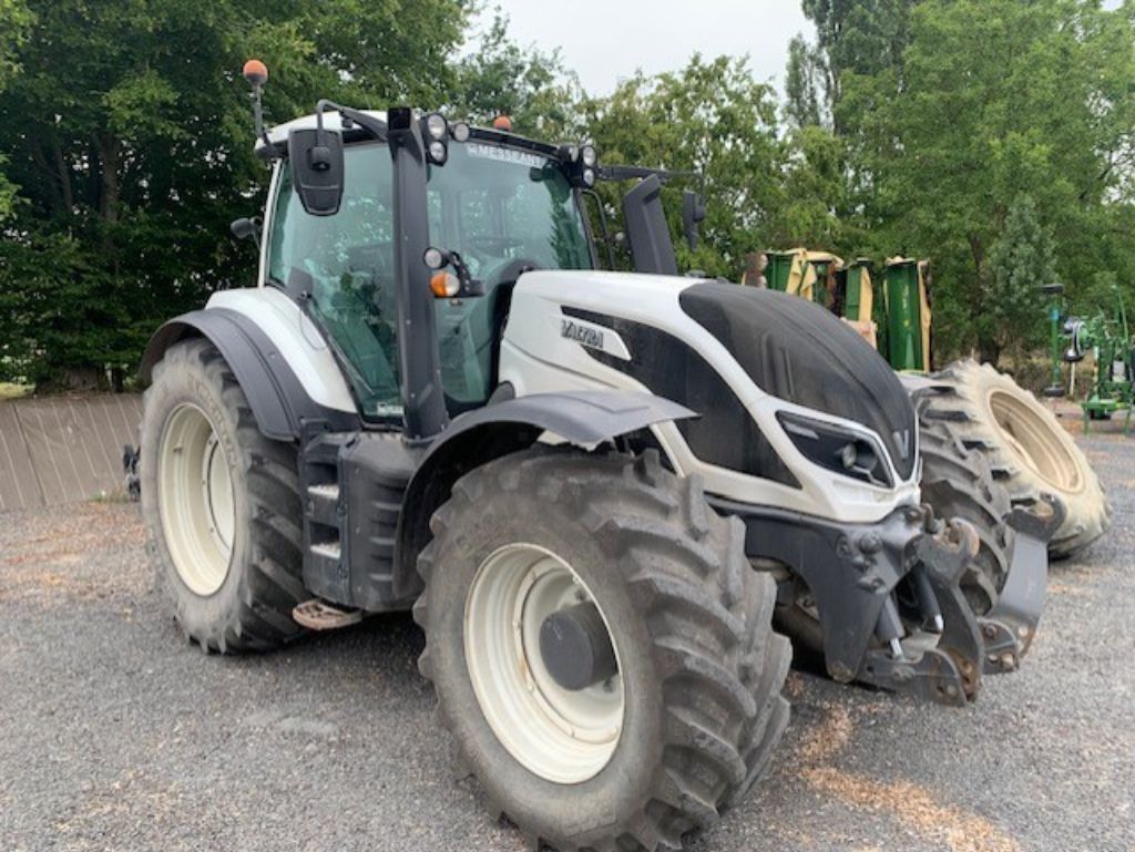 Valtra T 214 Tractor €63,000