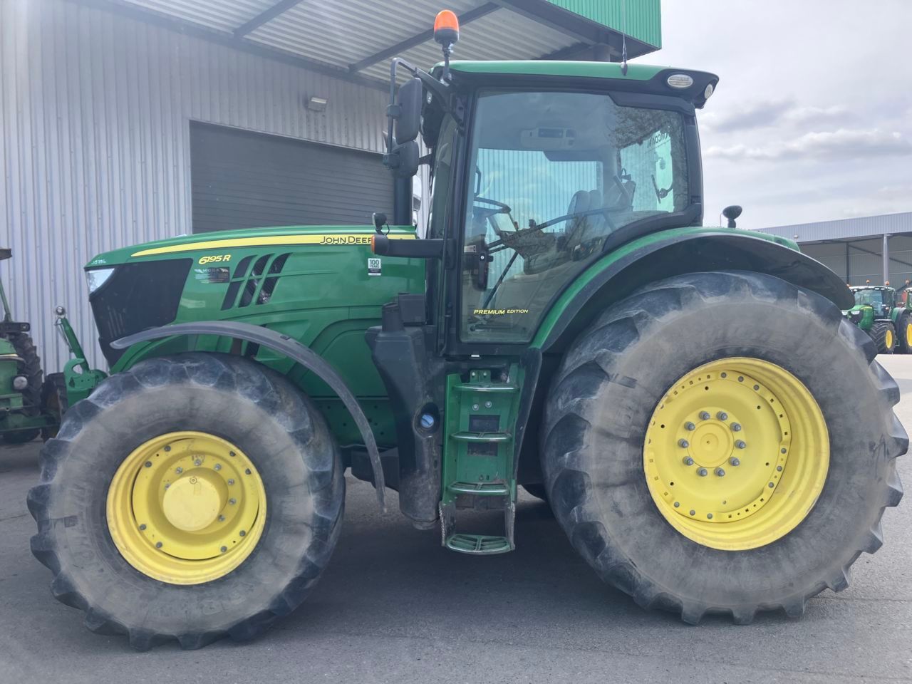 John Deere 6195 R Traktori 79 000 €