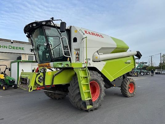 Claas Tucano 430 Combine harvester €78,000