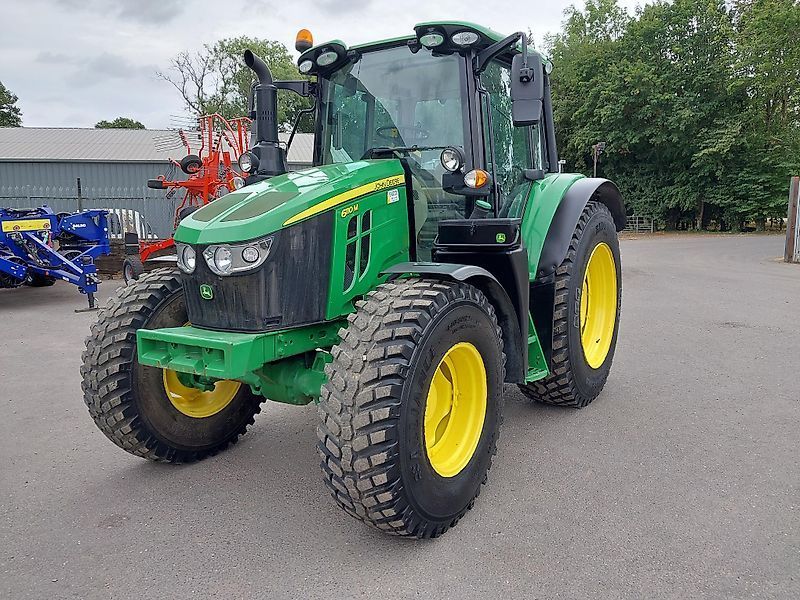 John Deere 6110 M Tractor €60,344
